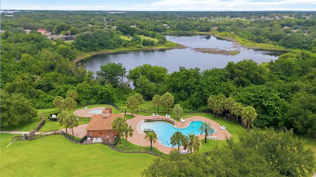 513 Parkside Pointe Boulevard Apopka FL 32712
