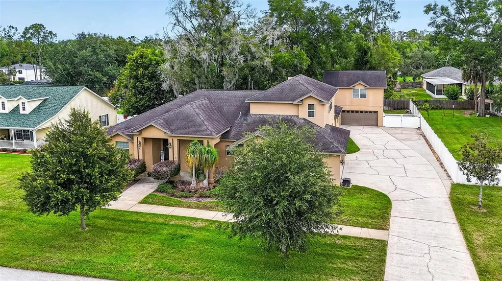 32449 Laurel Court San Antonio FL 33576