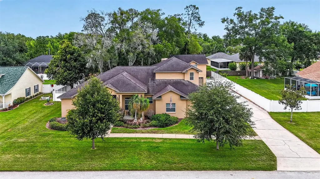32449 Laurel Court San Antonio FL 33576