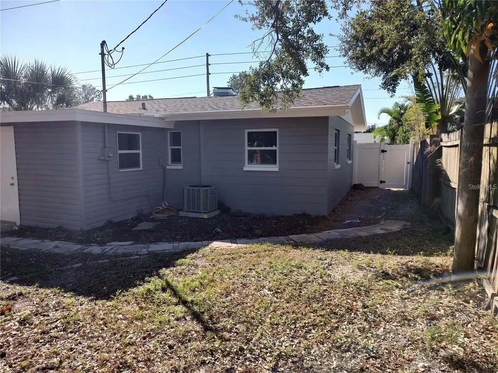 4637 12th Avenue N St Petersburg FL 33713