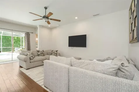 5633 Glencrest Boulevard Tampa FL 33625