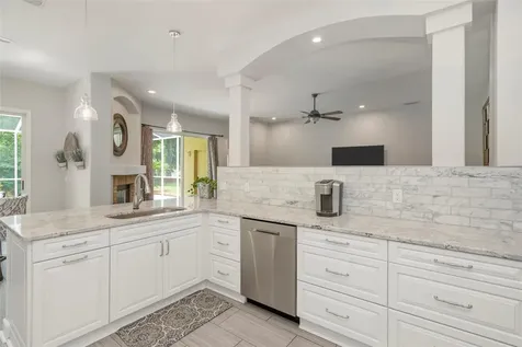 5633 Glencrest Boulevard Tampa FL 33625