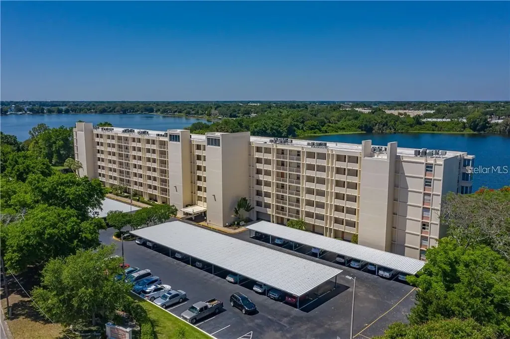 700 Mirror Terrace NW Winter Haven FL 33881