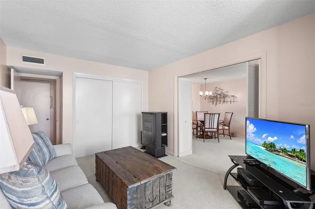 700 Mirror Terrace NW Winter Haven FL 33881