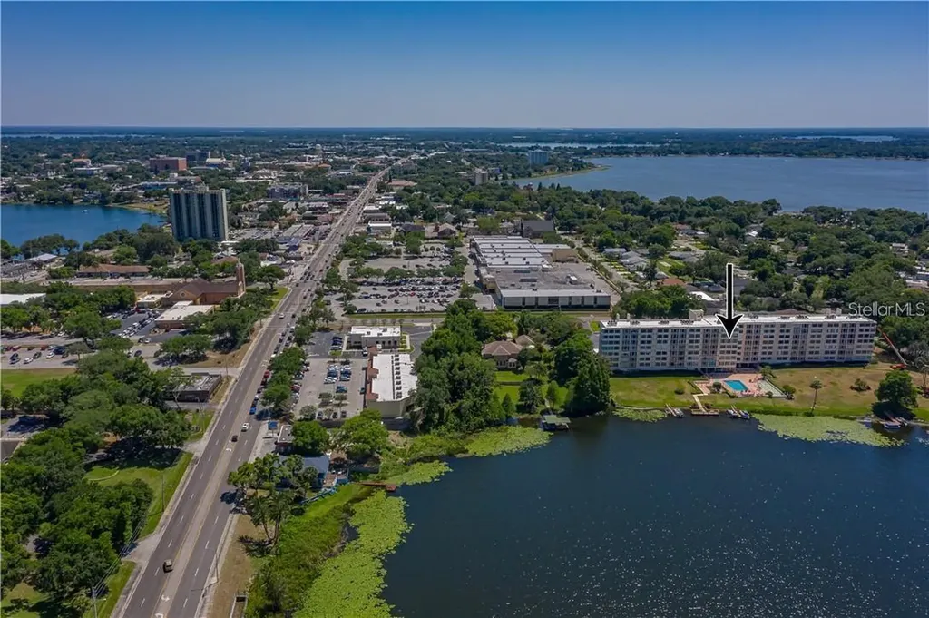 700 Mirror Terrace NW Winter Haven FL 33881