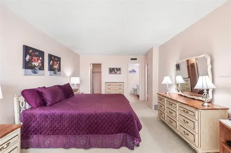 700 Mirror Terrace NW Winter Haven FL 33881