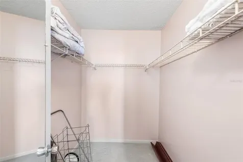 700 Mirror Terrace NW Winter Haven FL 33881