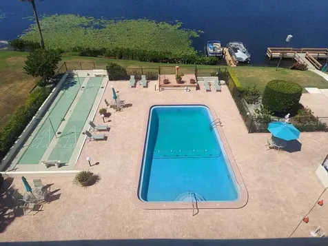 700 Mirror Terrace NW Winter Haven FL 33881