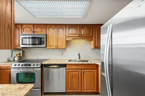 700 Mirror Terrace NW Winter Haven FL 33881