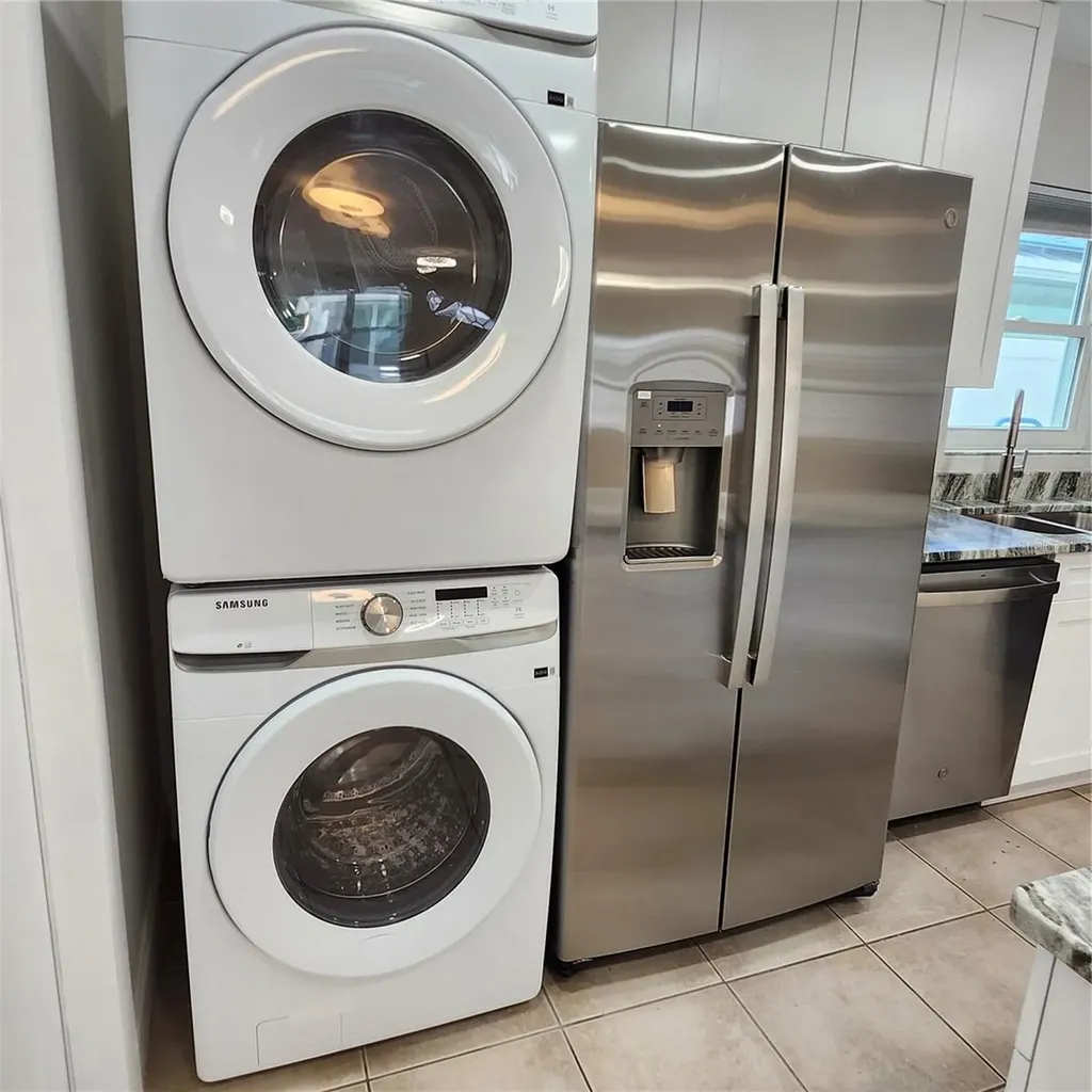 15414 Avalon Avenue Clearwater FL 33760