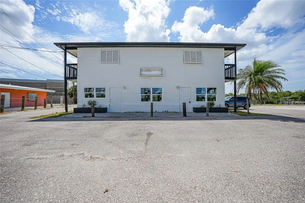 1261 Beach Road Englewood FL 34223