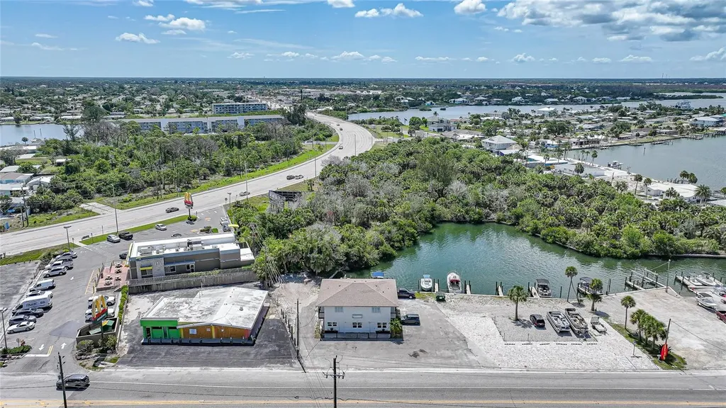 1261 Beach Road Englewood FL 34223