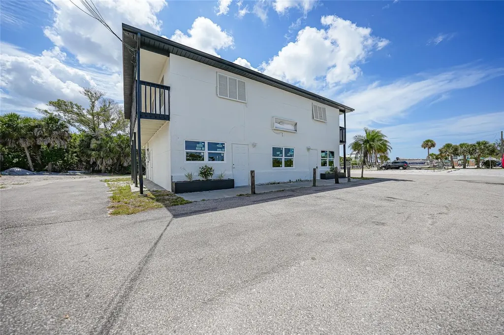 1261 Beach Road Englewood FL 34223