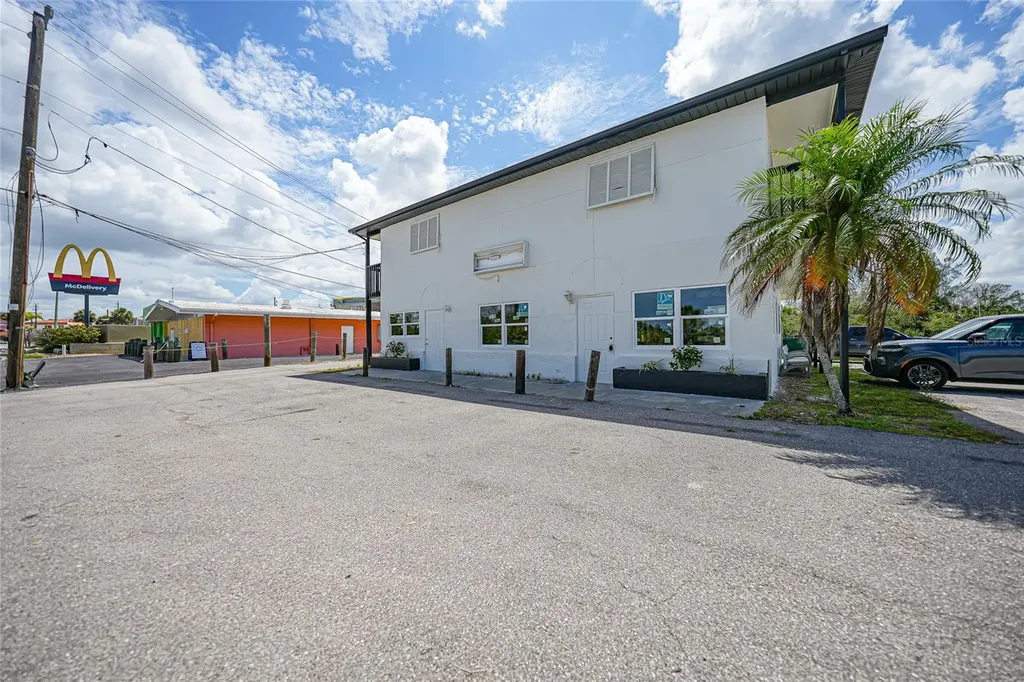 1261 Beach Road Englewood FL 34223