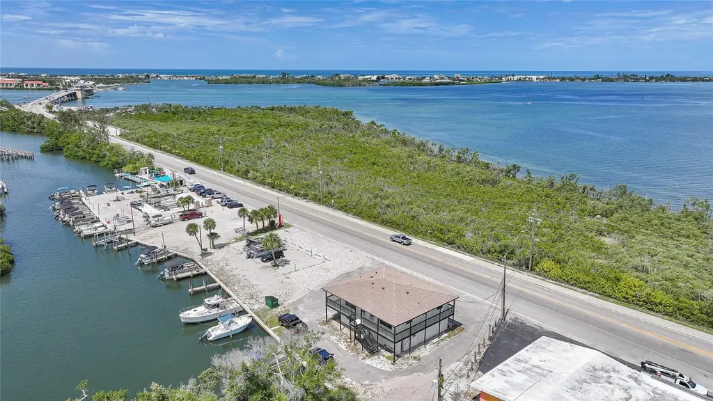 1261 Beach Road Englewood FL 34223