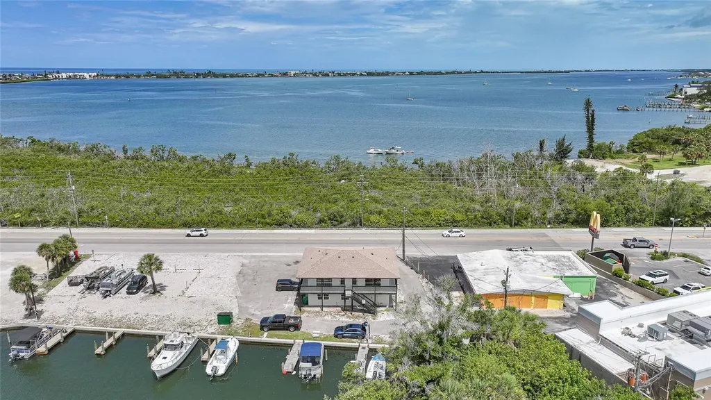 1261 Beach Road Englewood FL 34223