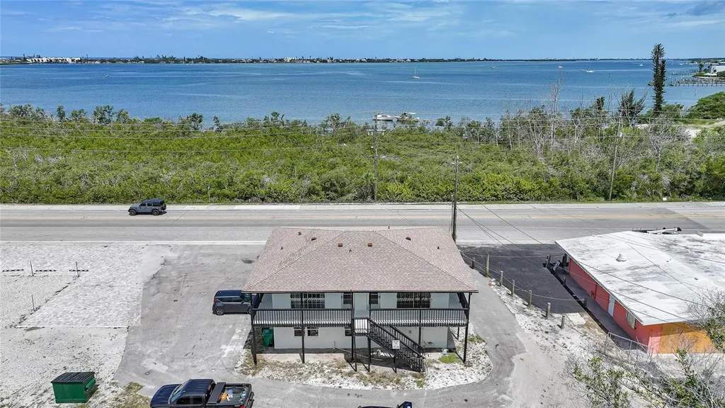 1261 Beach Road Englewood FL 34223