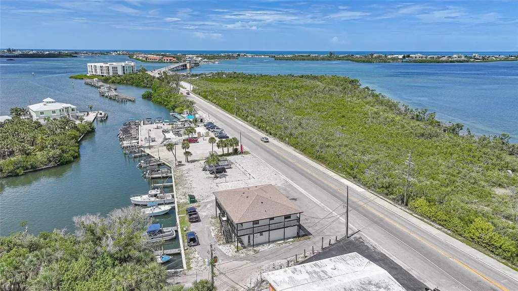 1261 Beach Road Englewood FL 34223