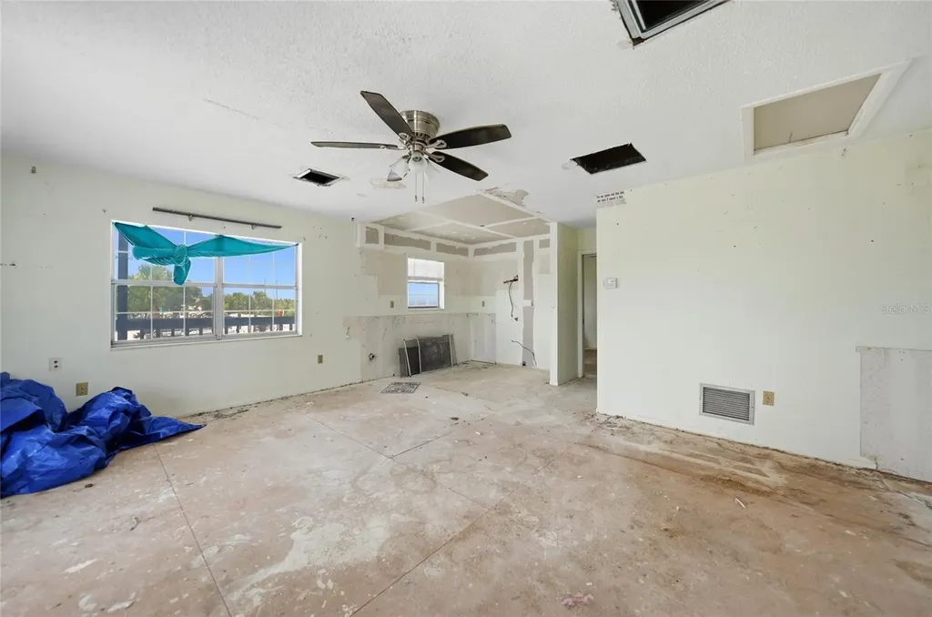 1261 Beach Road Englewood FL 34223