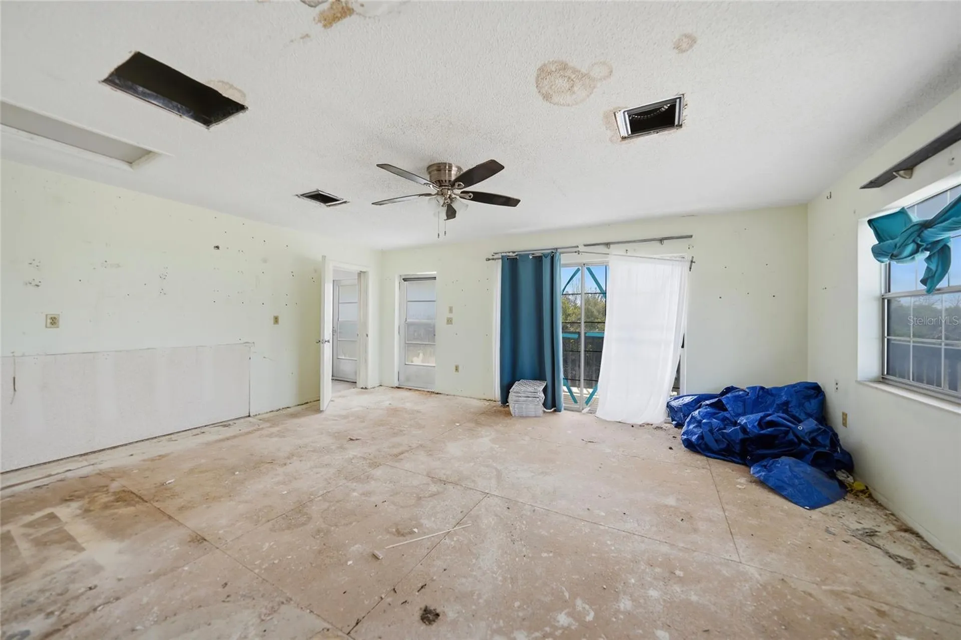 1261 Beach Road Englewood FL 34223