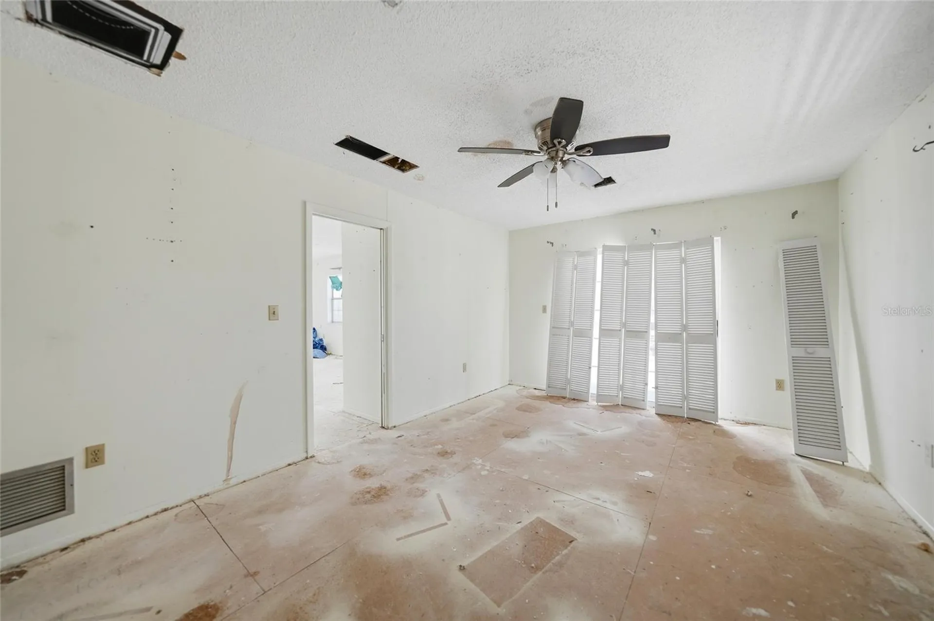 1261 Beach Road Englewood FL 34223