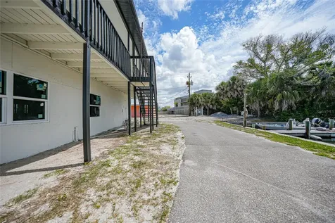 1261 Beach Road Englewood FL 34223