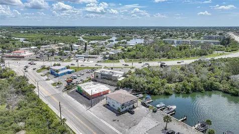 1261 Beach Road Englewood FL 34223
