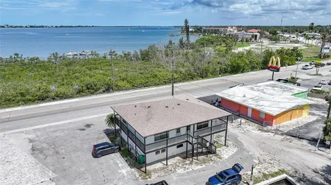 1261 Beach Road Englewood FL 34223