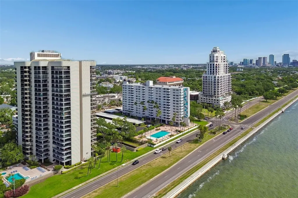 2413 Bayshore Boulevard Tampa FL 33629