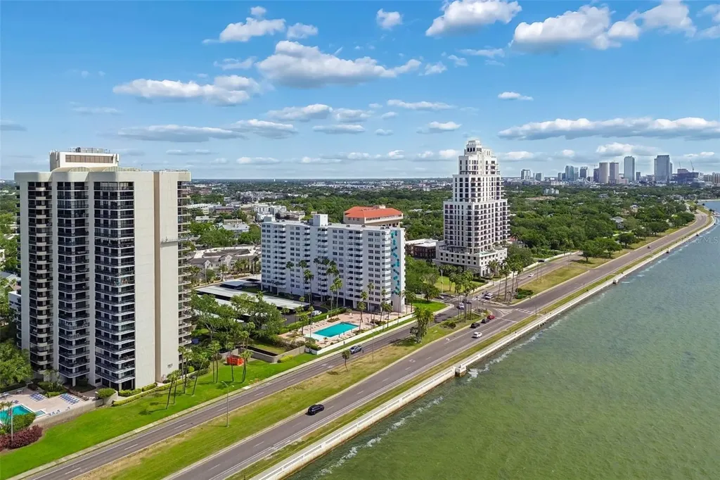 2413 Bayshore Boulevard Tampa FL 33629