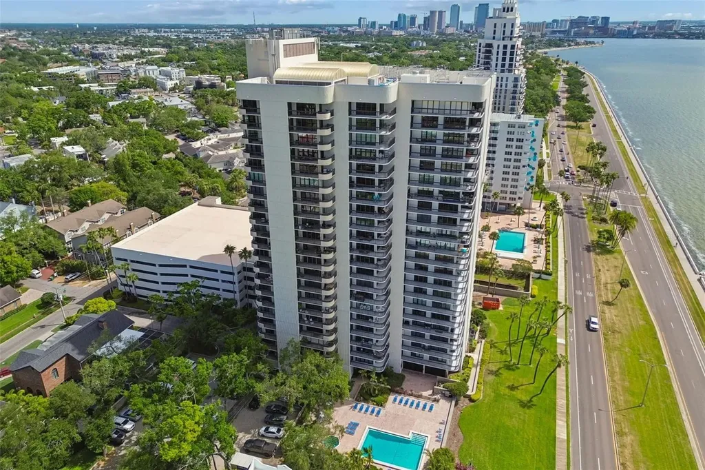 2413 Bayshore Boulevard Tampa FL 33629