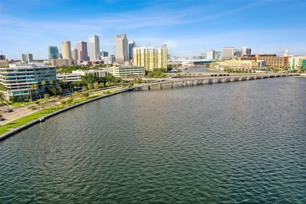 2413 Bayshore Boulevard Tampa FL 33629