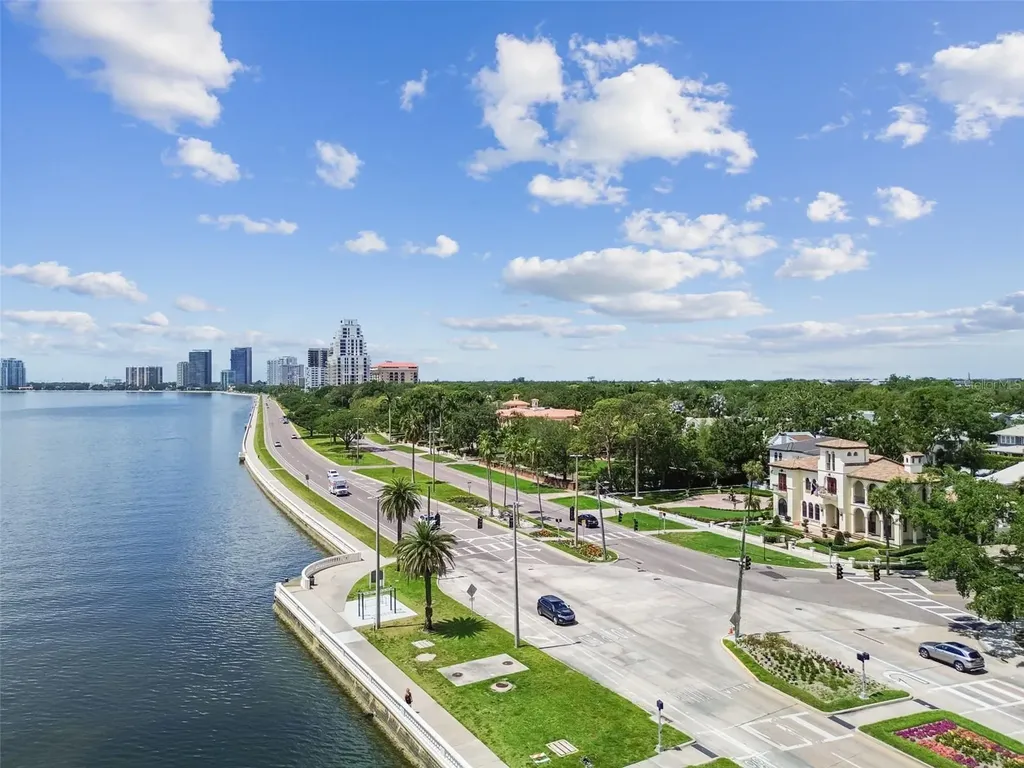 2413 Bayshore Boulevard Tampa FL 33629