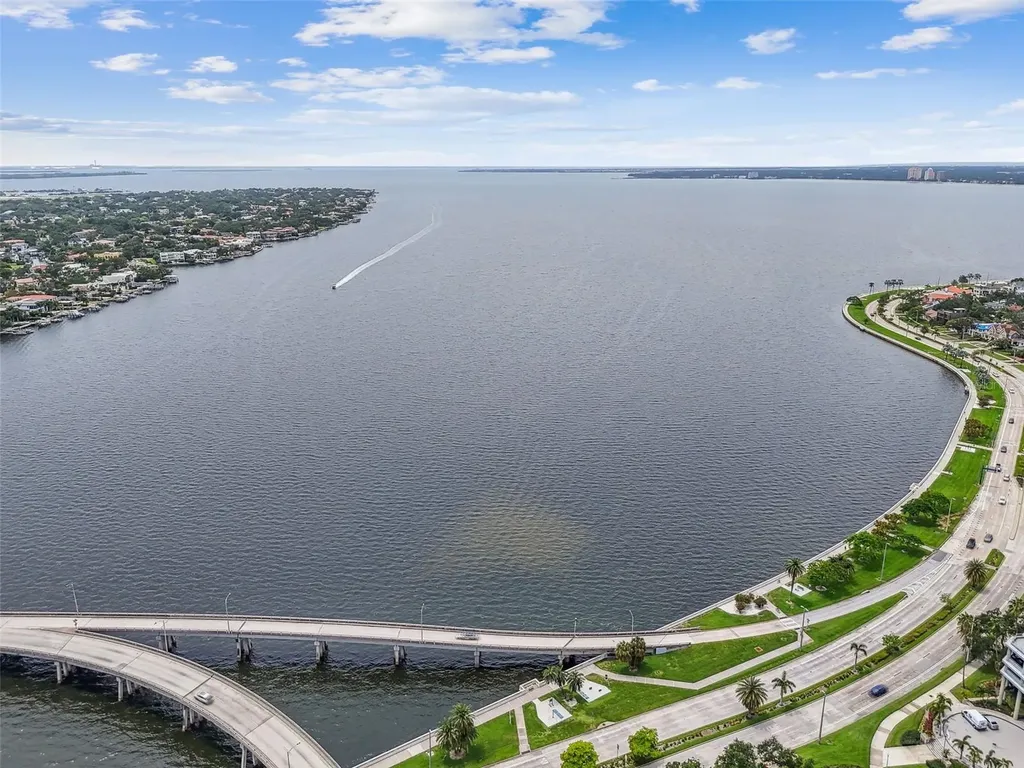 2413 Bayshore Boulevard Tampa FL 33629