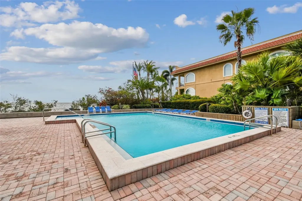 2413 Bayshore Boulevard Tampa FL 33629