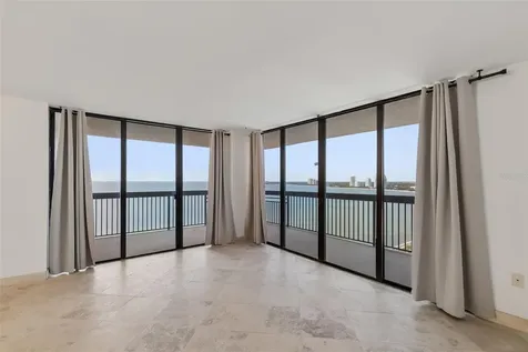 2413 Bayshore Boulevard Tampa FL 33629