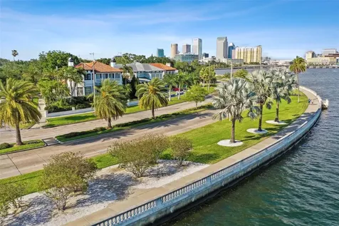 2413 Bayshore Boulevard Tampa FL 33629