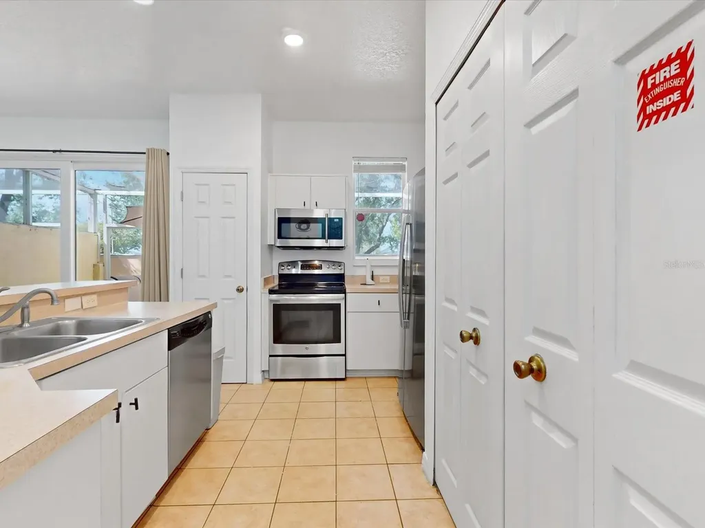 1302 S Beach Circle Kissimmee FL 34746