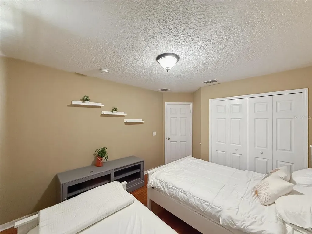 1302 S Beach Circle Kissimmee FL 34746