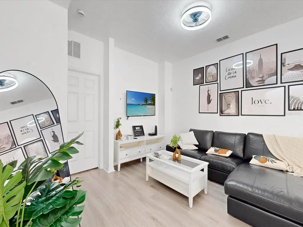 1302 S Beach Circle Kissimmee FL 34746
