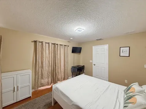 1302 S Beach Circle Kissimmee FL 34746