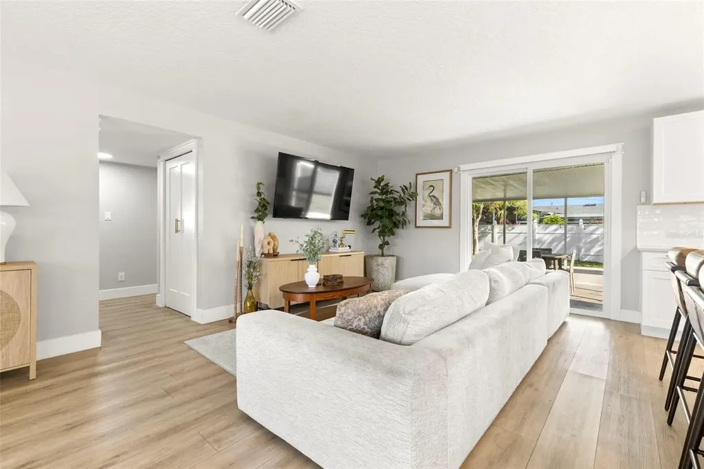 4601 W Villa Rosa Street Tampa FL 33611