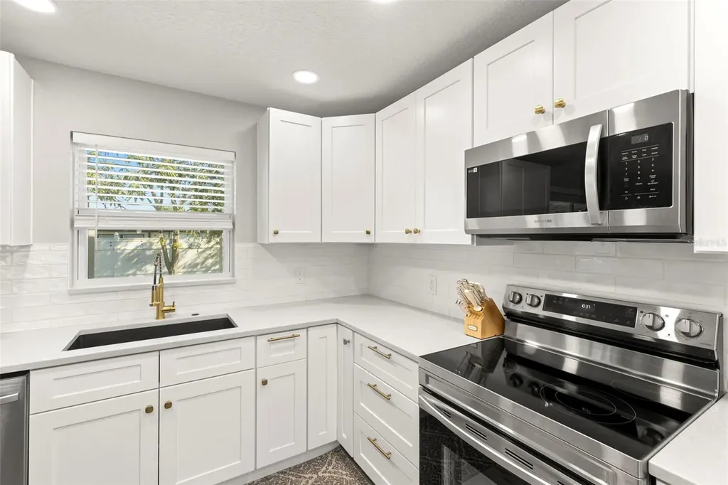 4601 W Villa Rosa Street Tampa FL 33611