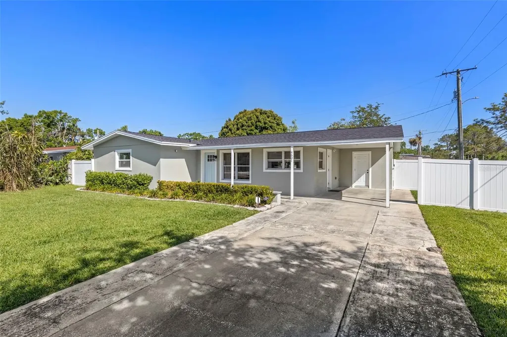 4601 W Villa Rosa Street Tampa FL 33611