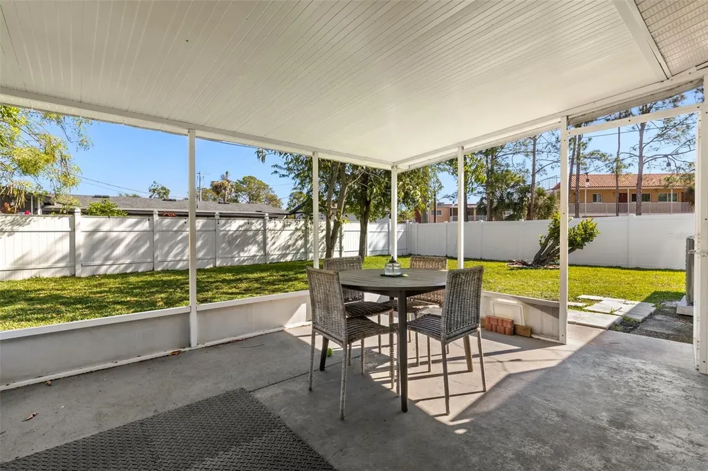 4601 W Villa Rosa Street Tampa FL 33611