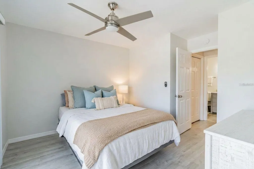 2724 72nd Street W Bradenton FL 34209