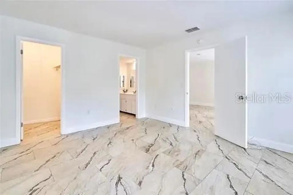 11713 Raintree Drive Tampa FL 33617