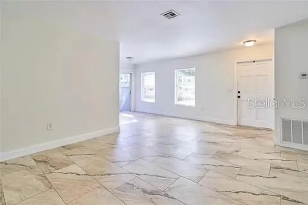 11713 Raintree Drive Tampa FL 33617