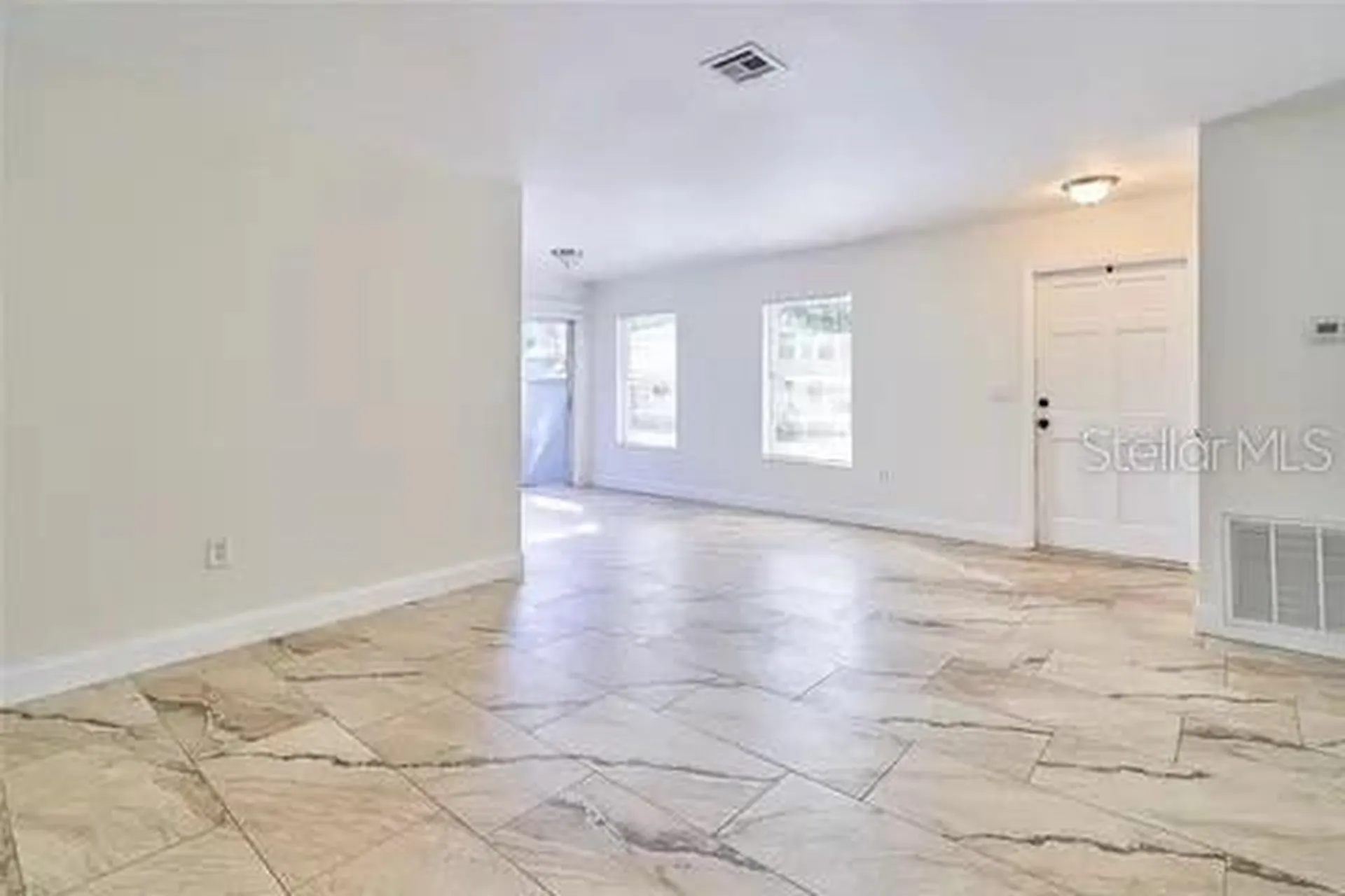 11713 Raintree Drive Tampa FL 33617