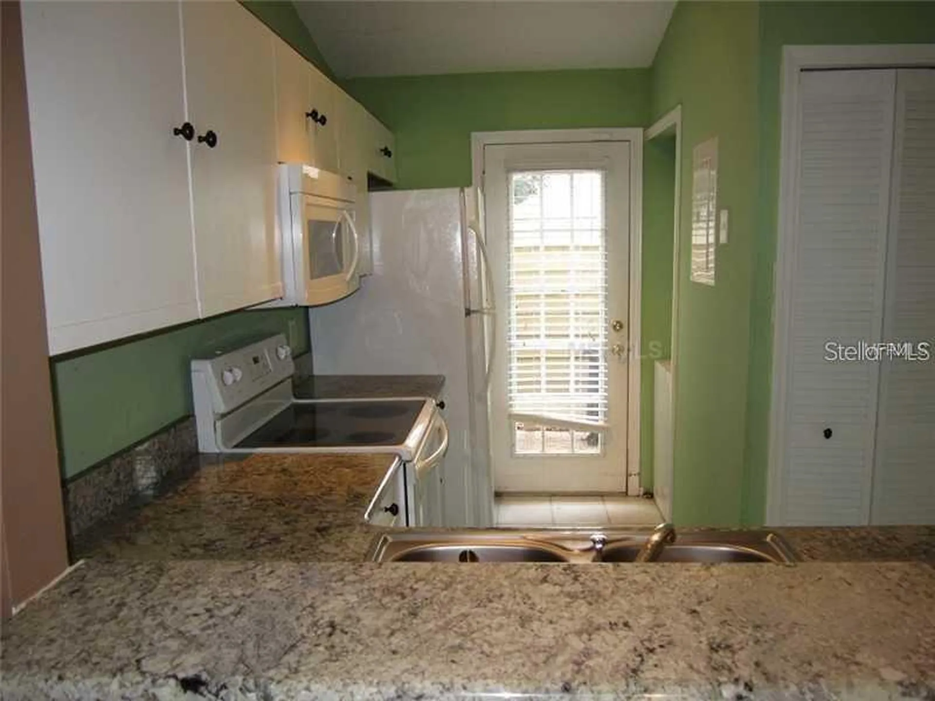 13 Silver Park Circle Kissimmee FL 34743